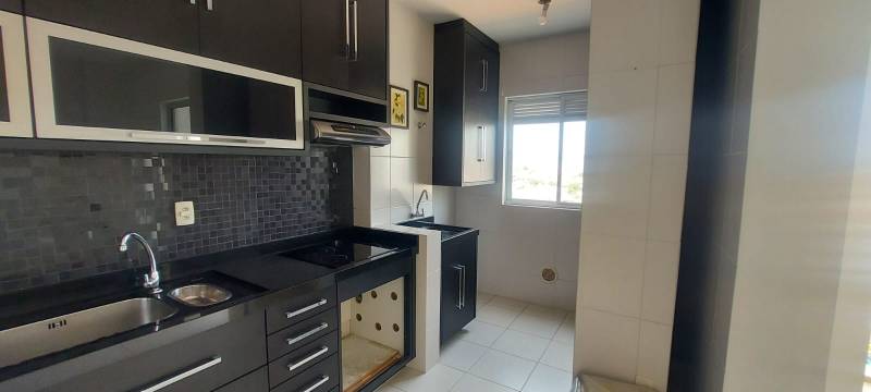 Apartamento com 02 dormitórios sendo uma suíte e closet em Capoeiras - Florianópolis - SC