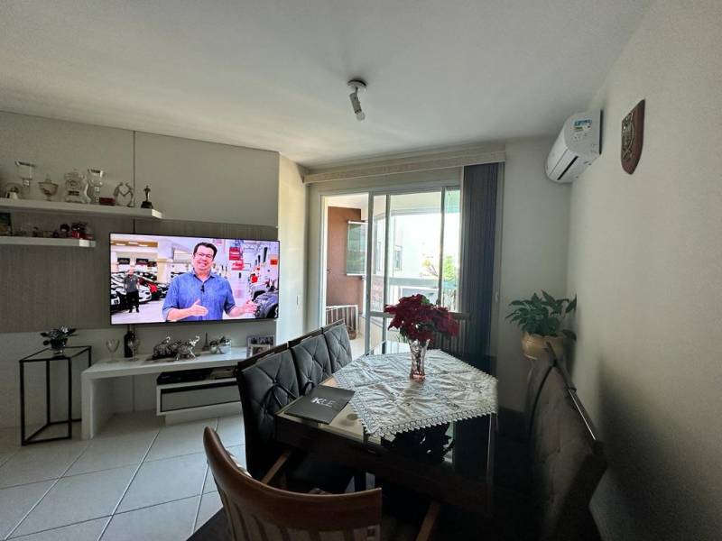 Amplo apartamento com 02 dormitórios sendo uma suíte no Estreito - Florianópolis- SC