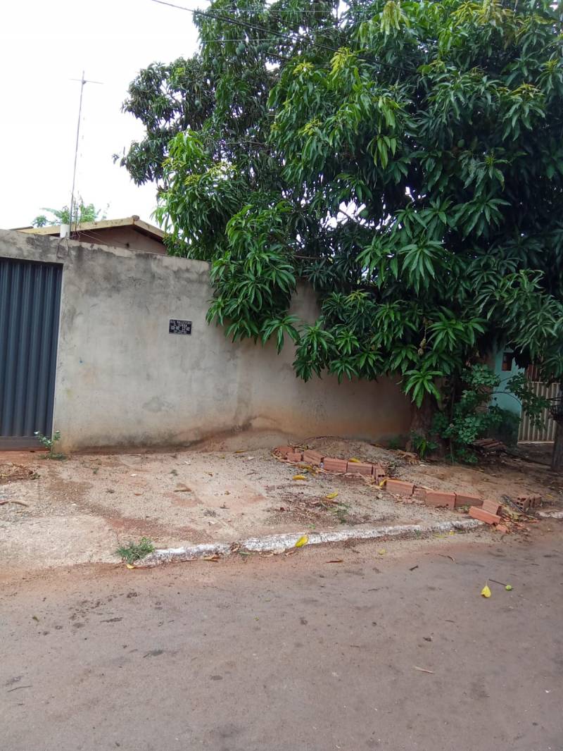 Vendo casa com barracão 