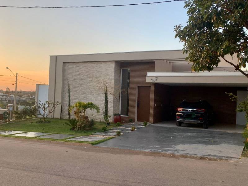 Casa térrea loteamento fechado 