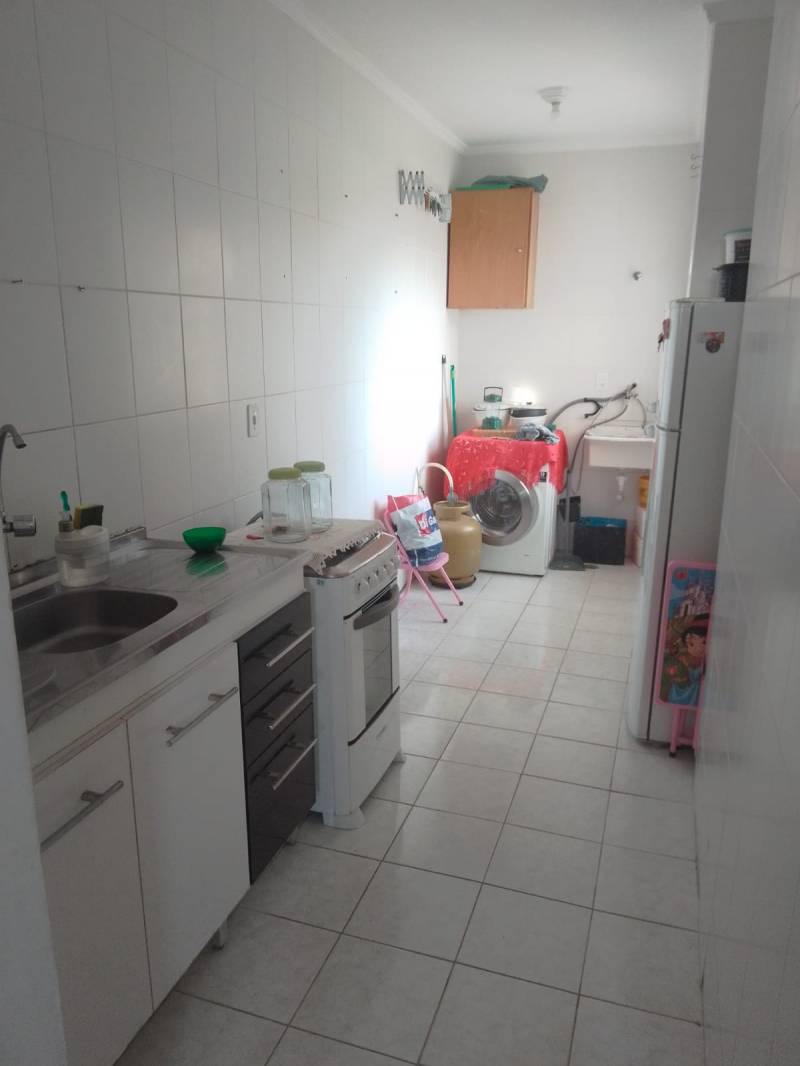 Vende apto de dois dormitórios com 2 vagas em Embu Guaçu/SP