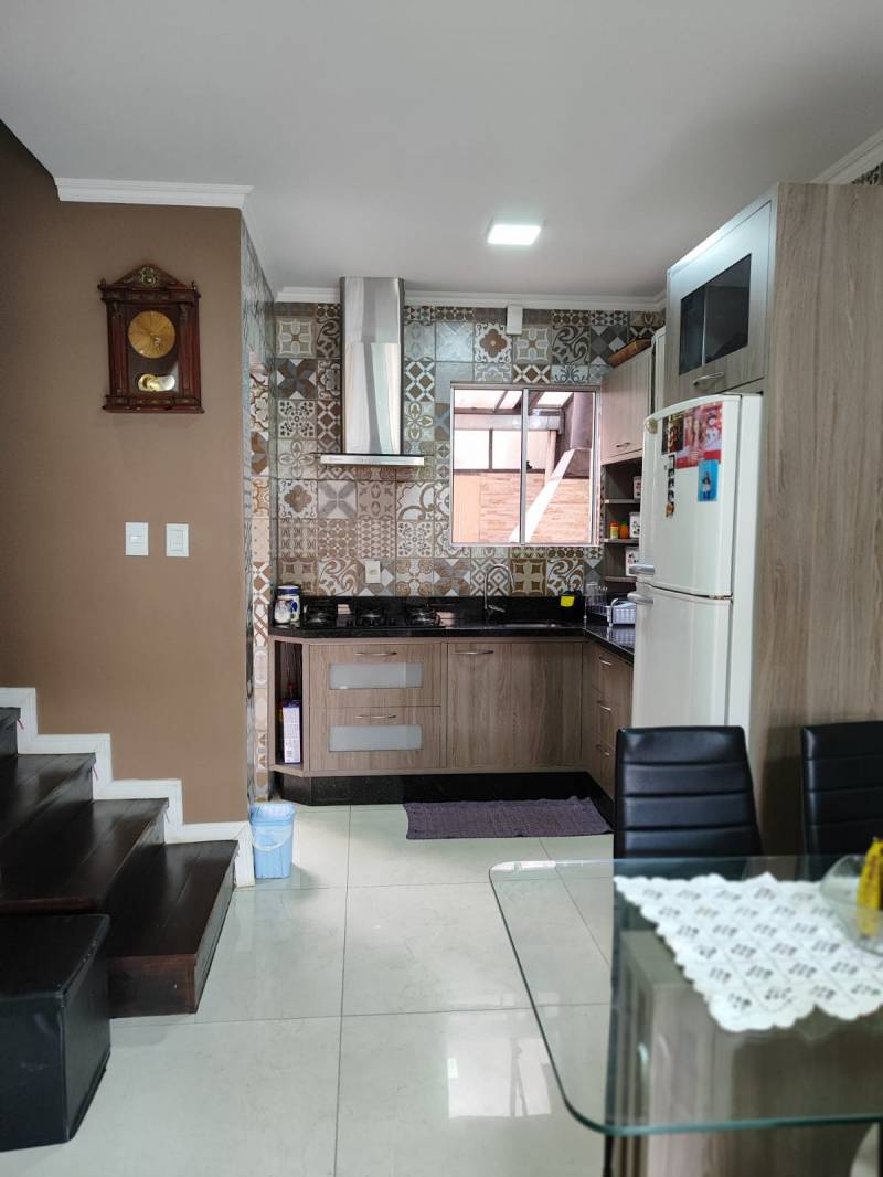 Sobrado diferenciado a venda