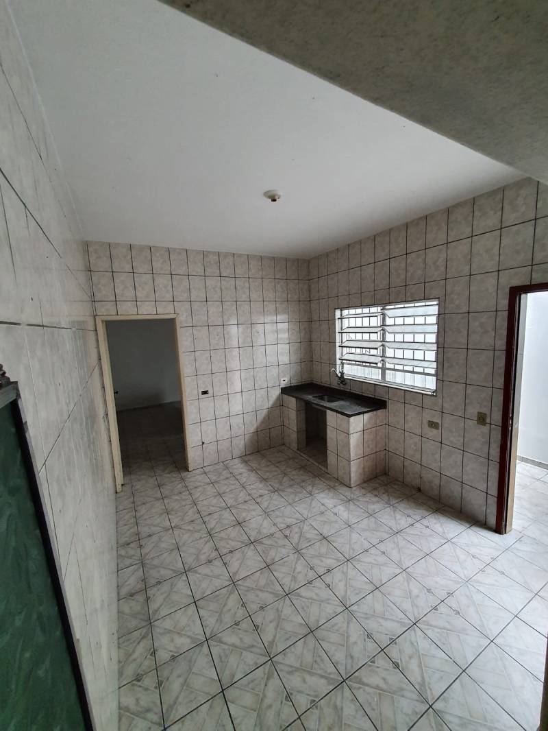 Vende-se casa com 4 casas para alugar - investimento