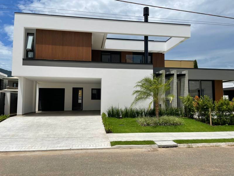 Lindo imóvel em Camboriú - Condomínio Caledônia