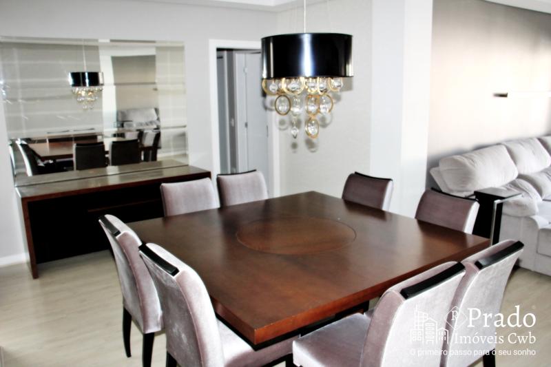 Apartamento com 3 quartos e 1 suíte e 2 vagas à venda no bairro Mercês em Curitiba