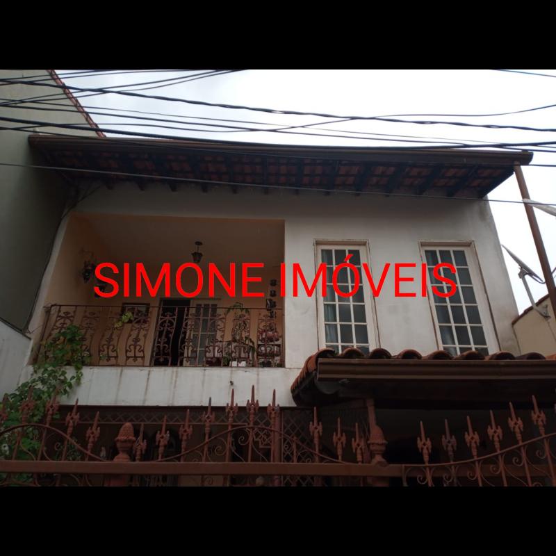 Casa com 02 pavimentos e 01 kitnet