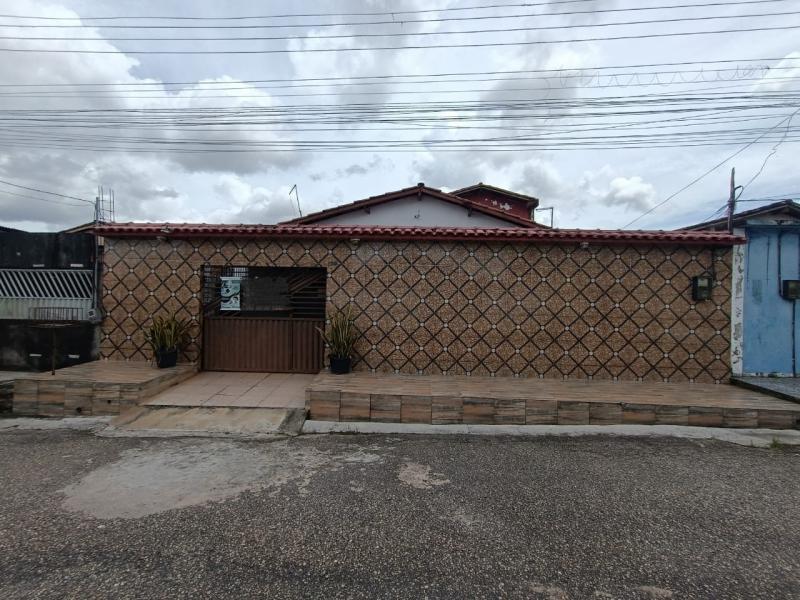 Casa de 3/4 com duas suítes 