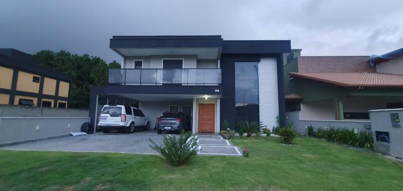 CASA ALTO NIVEL AV. RED PARK 4 DORM