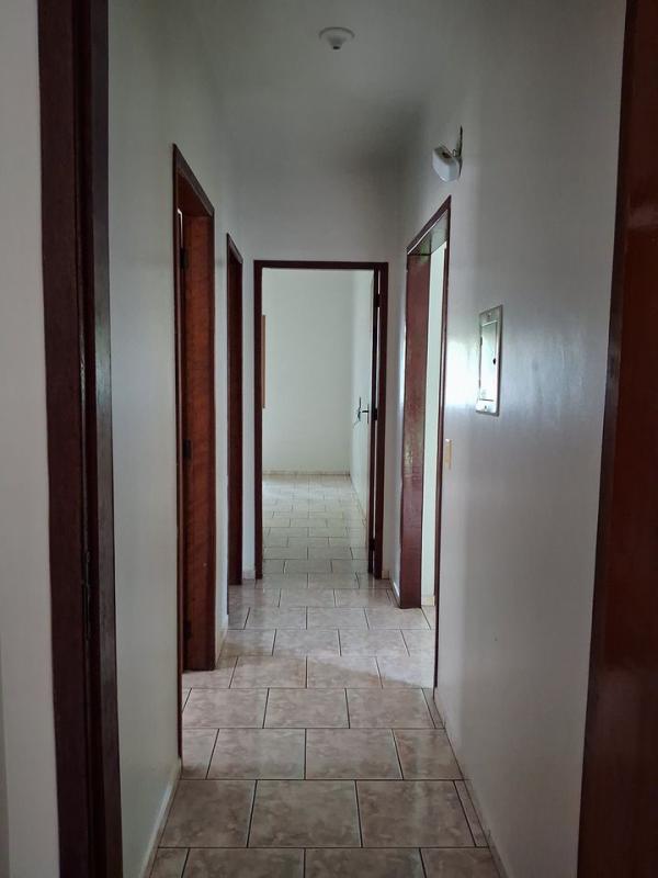 VENDO OU ALUGO CASA EM MARECHAL C. RONDON, BEM LOCALIZADA - 1 QUADRA DO SESC