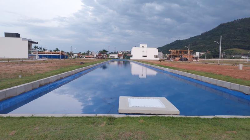 Terreno em condomínio fechado 