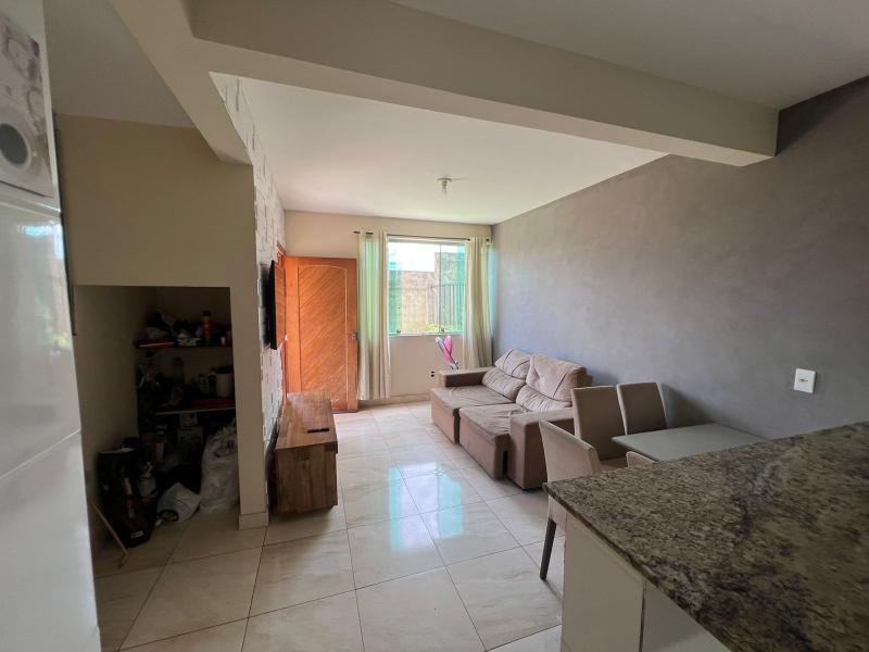 Casa de 2 andares com quintal