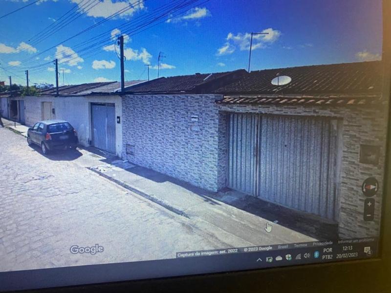 Casa em conjunto residencial 