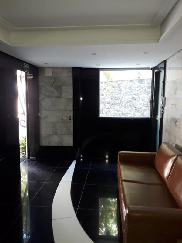 Alugo apartamento na Barra