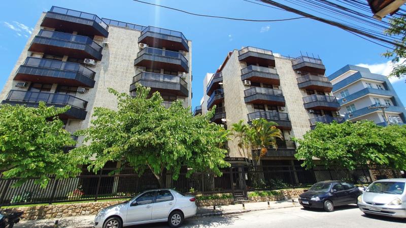 Lindo apartamento de 3 quartos na Passagem e a 600 metros da Praia do Forte.