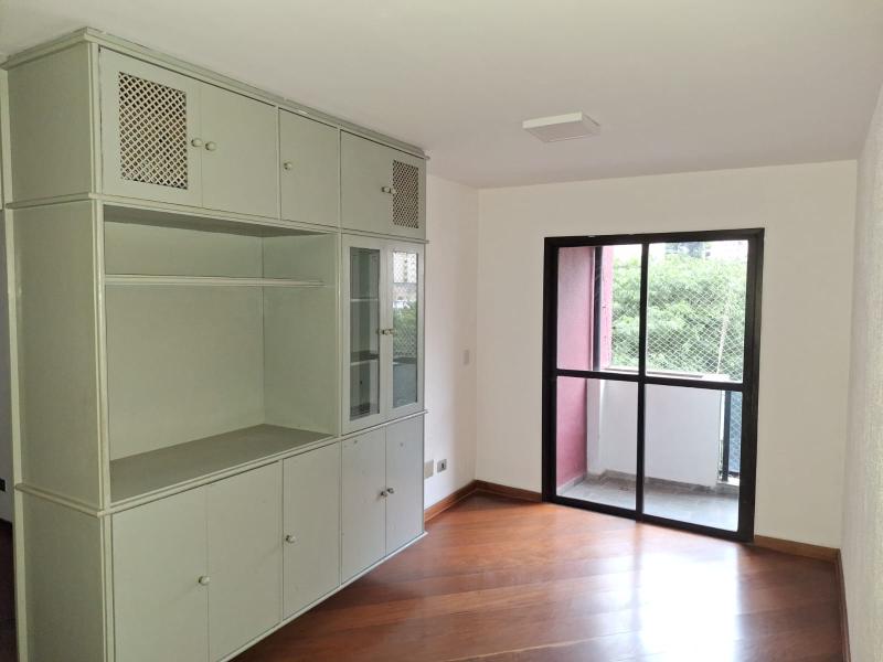 Apto. 2 dorms, (1suíte), 2 garagens - Pinheiros/SP