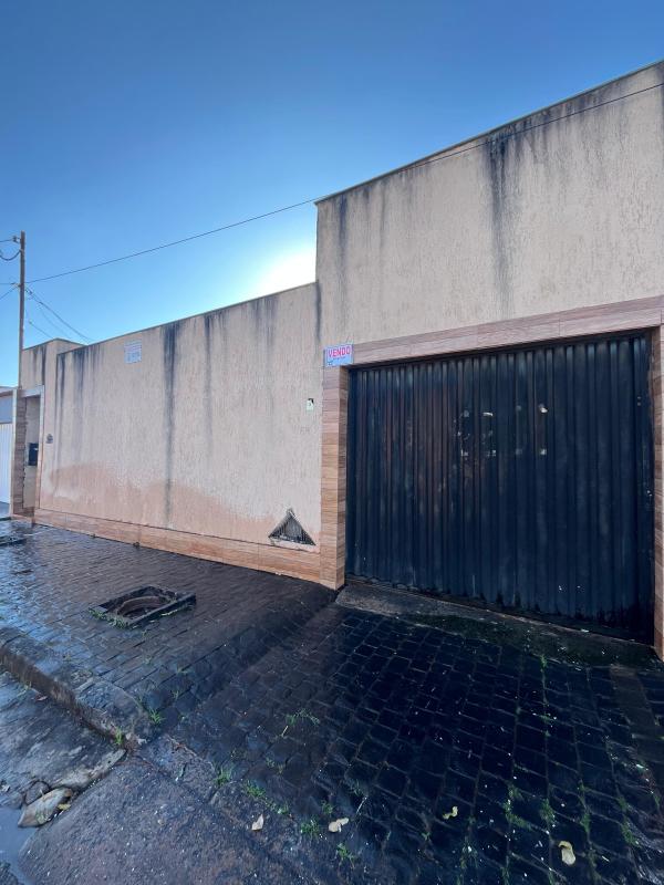 Casa Frente e Fundos à venda Bairro Pacaembu $420.000