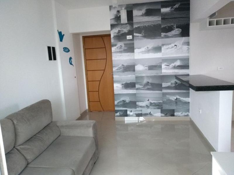 Apartamento semi novo Guilhermina Praia grande