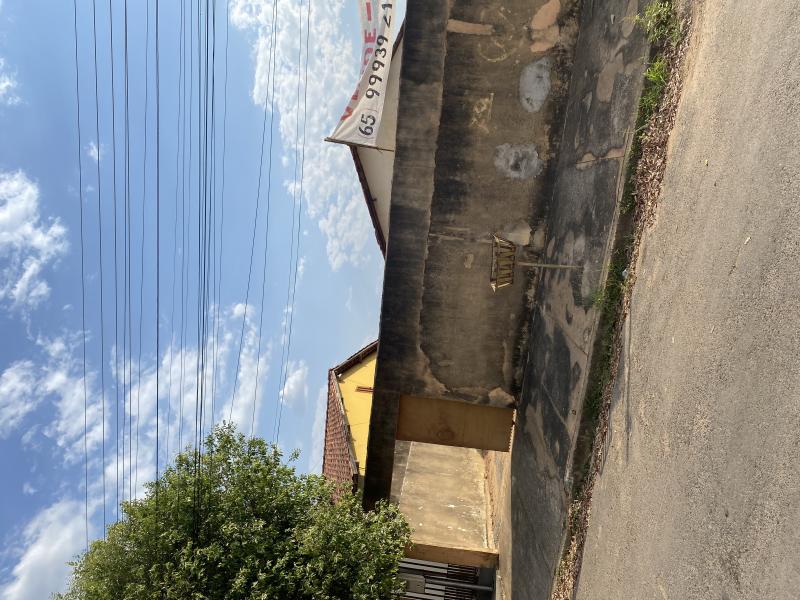 Terreno com casa 