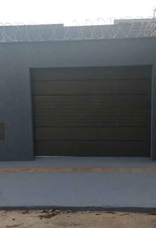 Casa de 02 Quartos com Piscina - Pronta para morar!
