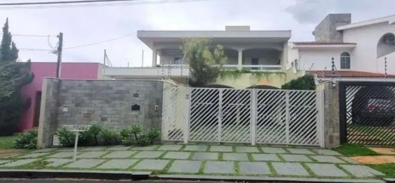 Sobrado de alto padrão em São Carlos