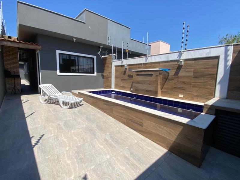 Casa a venda 2 dormitórios, Piscina, Bairro Cibratel II - Itanhaém/SP