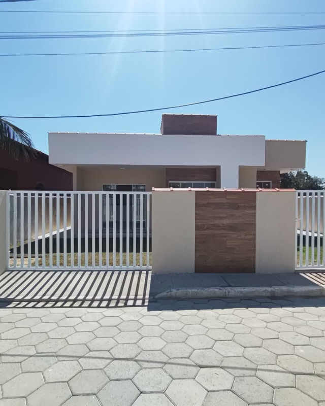 CASA DE 2 QUARTOS E 1 SUITE EM CONDOMÍNIO - ARARUAMA