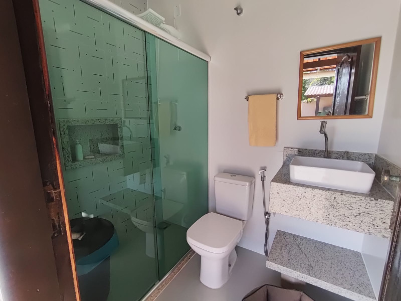 CASA DE 3 QUARTOS SENDO 1 SUITE, COMPLETA A 100 M DA PRAIA DE ITAÚNA