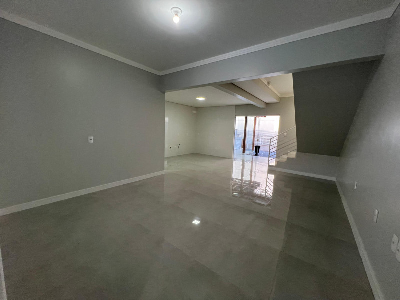 Sobrado Geminado com 168m² à Venda no Bairro Czerniewicz em Jaraguá do Sul