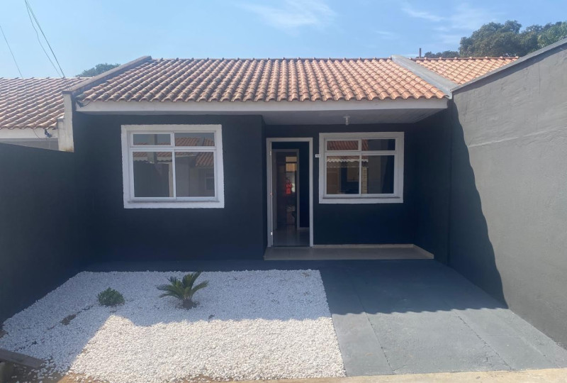 Casa em Condomínio (2 quartos)