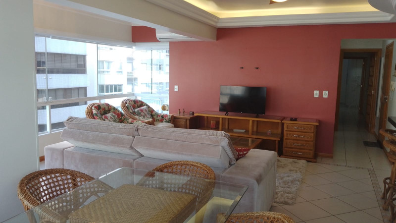 Apartamento 03 doritórios mobiliado de esquina vista mar