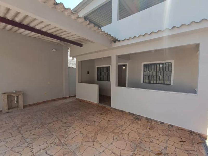 Casa de 2 quartos com excelente localização.