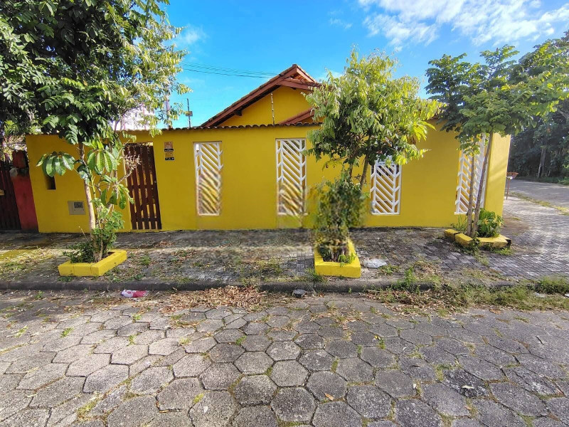 Casa em Mongagua Com 3 Dormitórios 2 Banheiros 2 Vagas de Garagem Lado Praia Lote inteiro