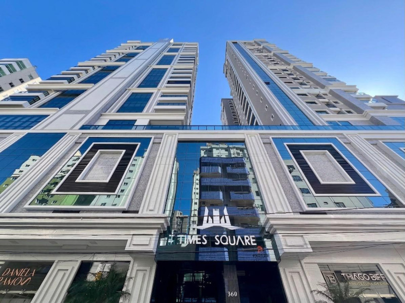 Maravilhoso apto finamente mobiliado no belissimo condominio TIMES SQUARE em ITAPEMA-SC