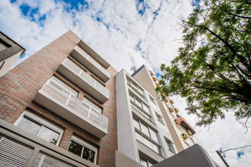 Apartamento de 2 dormitórios, suíte, churrasqueira, lavabo e 1 vaga de garagem