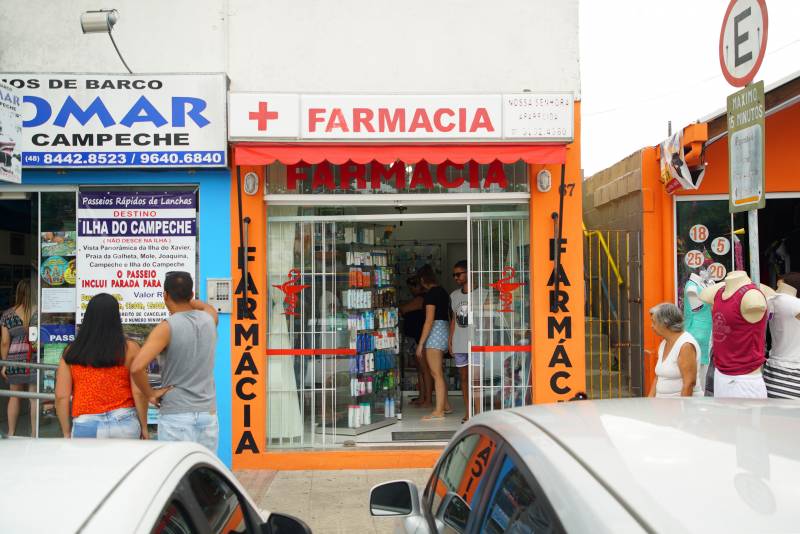 Farmácia à Beira da Praia da Barra da Lagoa