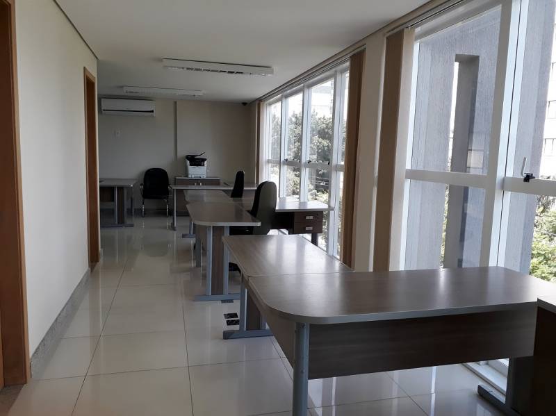 Sala comercial para locação no Menino Deus