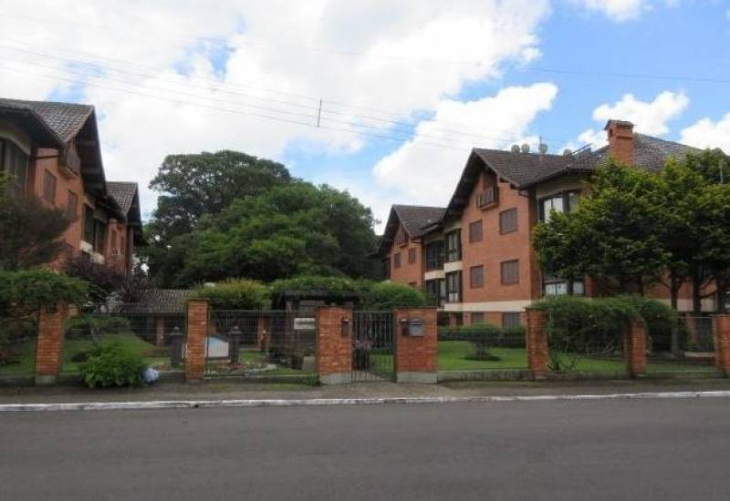 L10 –Excelente  Flat 2 dorm e, demais dependências e box  garagem, área privada com 98,57m² e área box de 12,31m². Localização no Bairro Planalto ”Conjunto Residencial” em Gramado /RS.