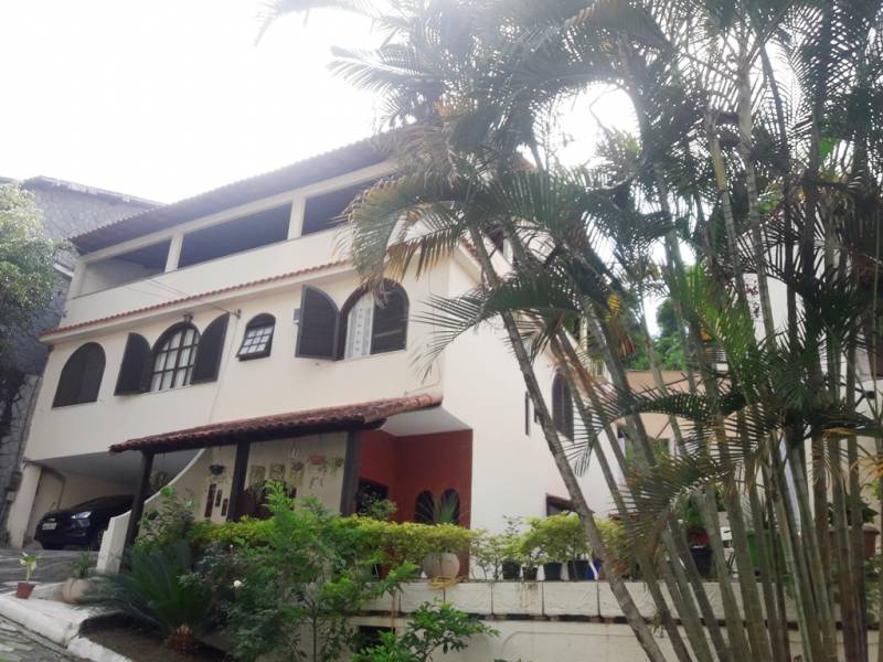 Magnífica casa 4 quartos Fonseca Niterói ama0003