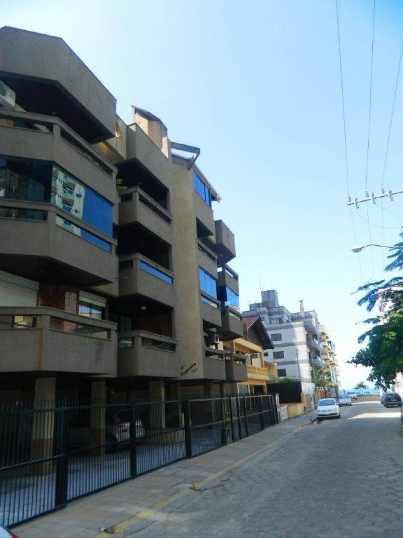APARTAMENTO QUADRA MAR MEIA PRAIA ITEPEMA