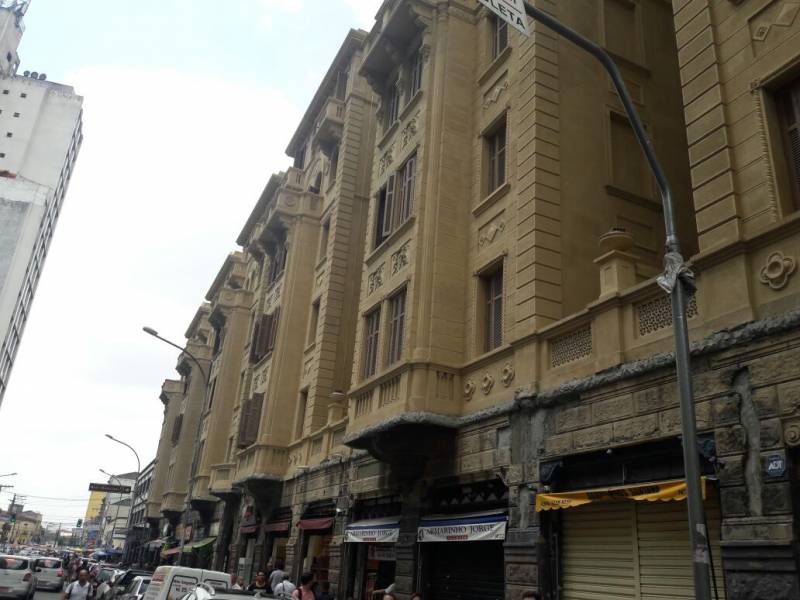 Amplo apartamento Centro-SP no coração da Rua 25 de Março