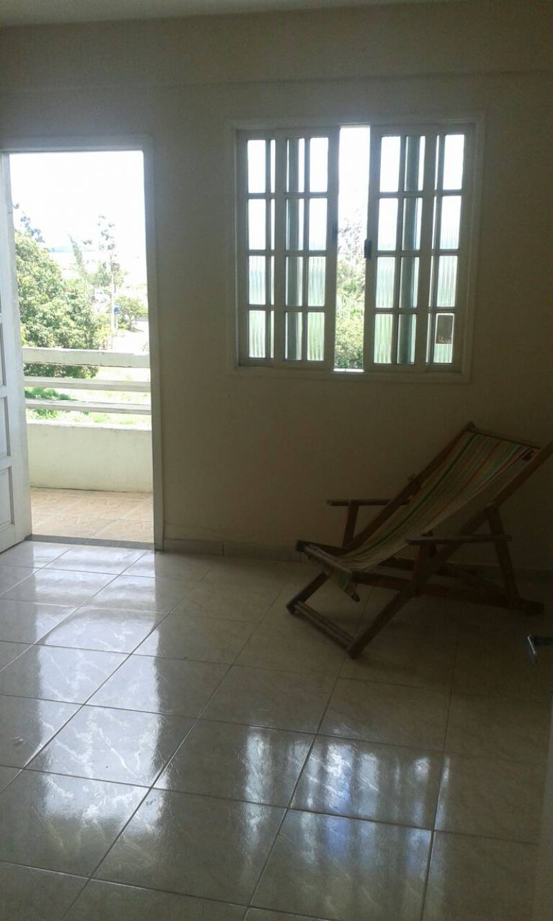 Alugo apartamento
