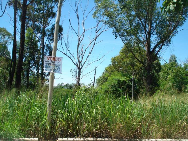 Vendo ótima área de 2.045m², no Cond. Villa Monte Verde II, sentido Serra do Cipó. Documentação imediata! Oportunidade!