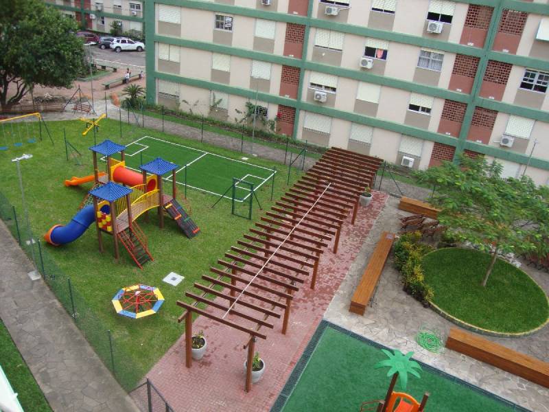 Ótimo apartamento no bairro Petrópolis, 2 dormitórios, 1 vaga de garagem rotativa