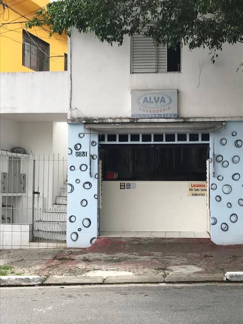 Casa pequena em condomínio popular