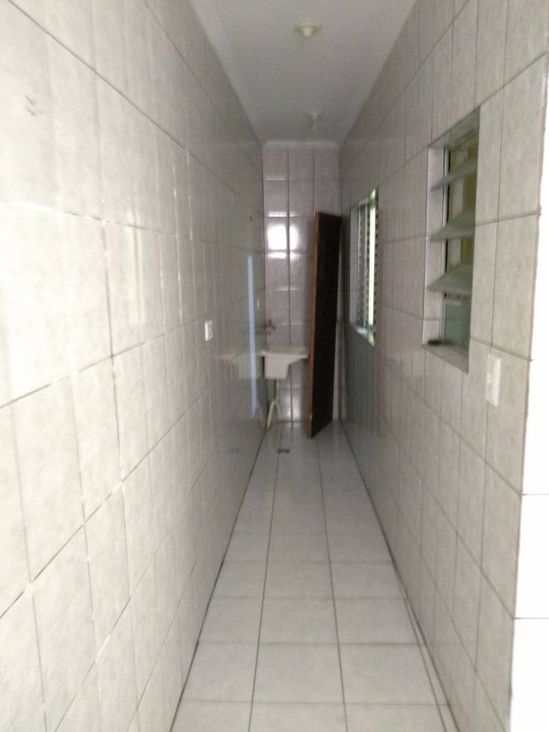 Apartamento Vila Rio, 3 cômodos, IPTU e condomínio inclusos.