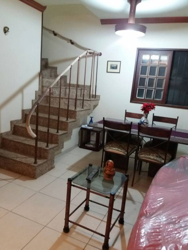 UMA EXCELENTE OPORTUNIDADE NO JANGA – DUPLEX C/4 QUARTOS, PISO EM PORCELANATO,  100m², PERTINHO DA PRAIA – 