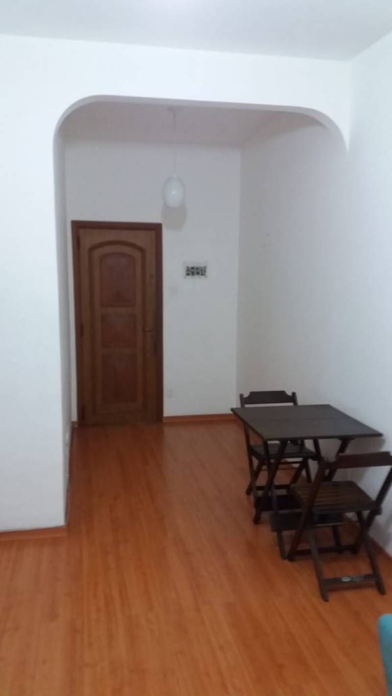 EXCELENTE APARTAMENTO PADRÃO
