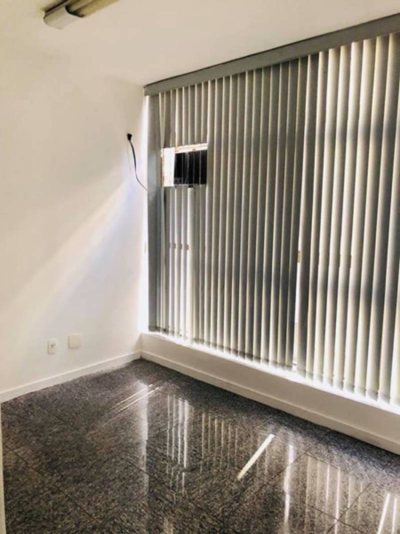 Sala comercial no Ed. Assis Chateaubriand (SRTVS 701)