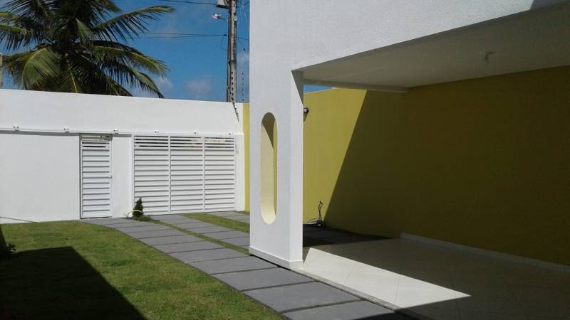 Casa em Aracaju, Aruana, 3 quartos, 2 vagas, jardim de inverno, otimo preço