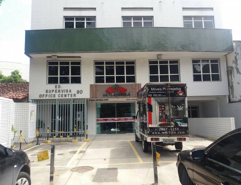 126 Espaçosa loja no Recreio